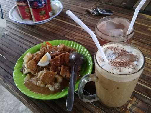 Republic Cafe Kediri 6