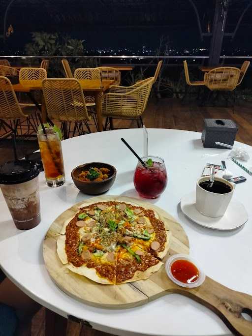 Republik Dendy Cafe Kediri 8