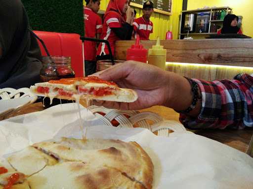 Panties Pizza Kediri 9