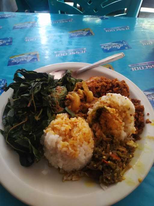 Rumah Makan Nasi Padang Roslan Minang 1