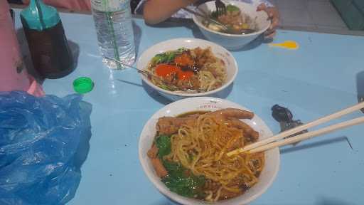 Bakso Jumbo & Mie Ayam Mas Edi 4