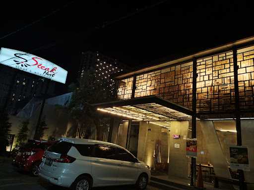 Steak Hut - Manyar Sabrangan 1