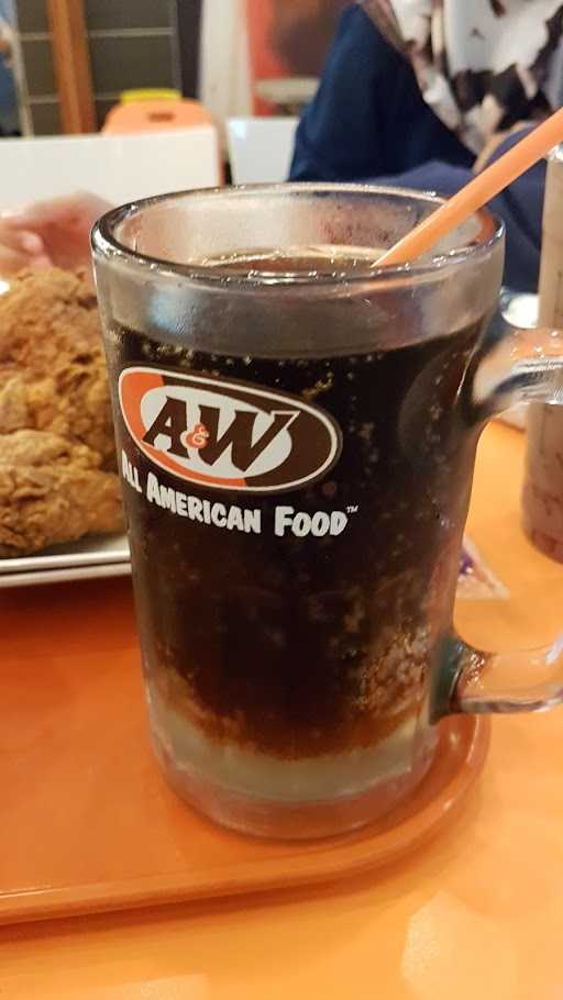 A&W Restaurant - East Coast Center 4