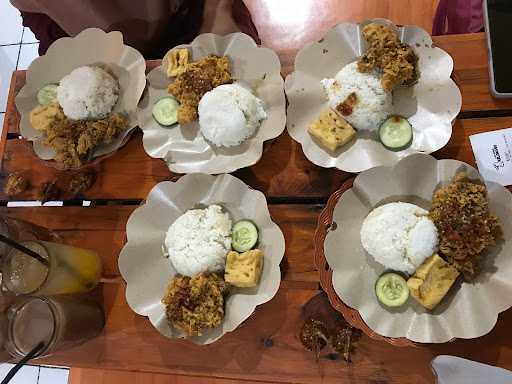 Ayam Goreng Nelongso Mulyosari 7