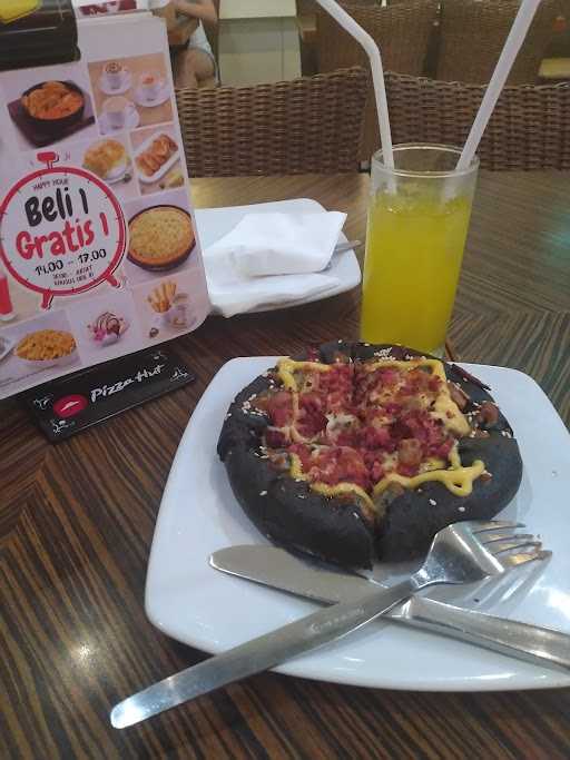 Pizza Hut Restoran 7