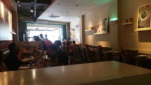 Pizza Hut Restoran 3