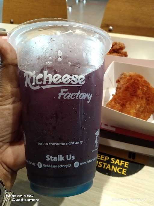 Richeese Factory - Manyar Kertoarjo 8