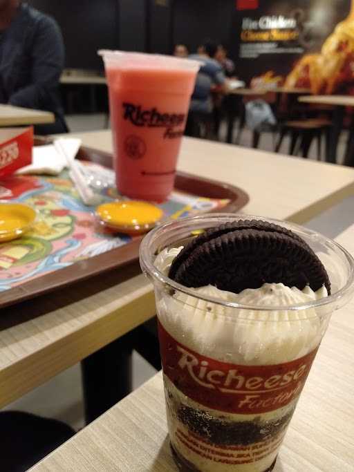 Richeese Factory - Manyar Kertoarjo 4