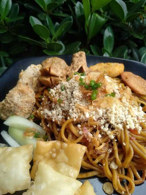 Mie Nyablak 7