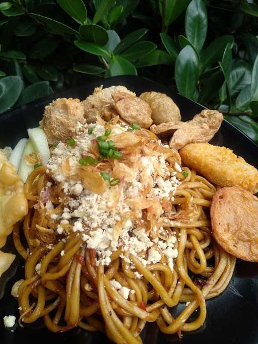 Mie Nyablak 5