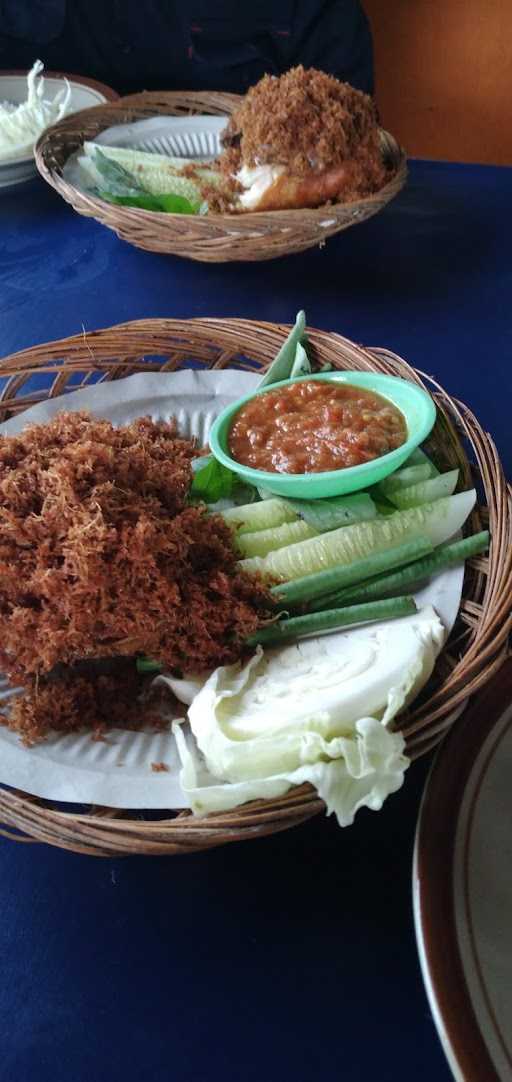 Warung Ayam Laos Bu Endang 7