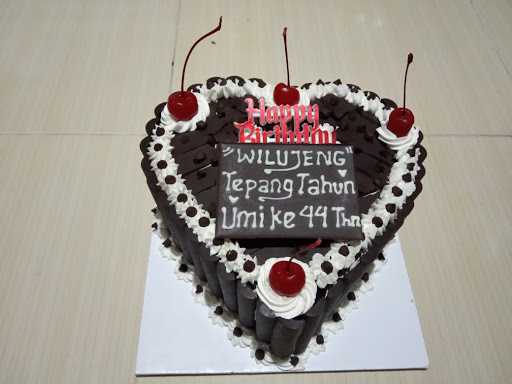 Safa'S Cake 8