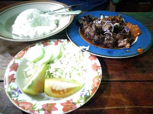 Warung Makan Sate & Tongseng Bu Sumini 9