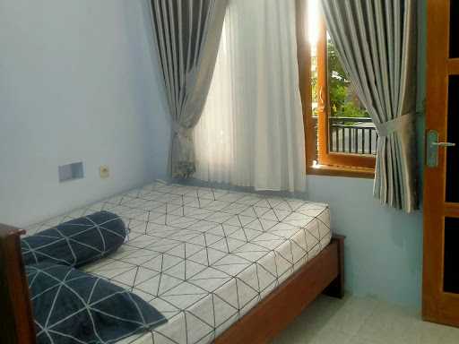 Kedai Sellyta & Guest House 6