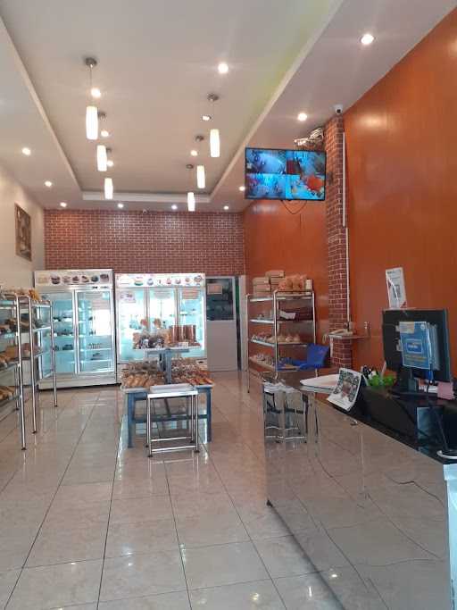 Elud Cake & Bakery, Mustika Jaya 6