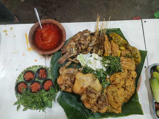 Angkringan Mie Asem Jaya 6