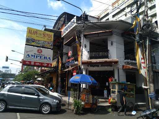 Rumah Makan Ampera Jaya 6