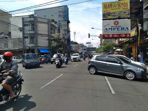 Rumah Makan Ampera Jaya 9