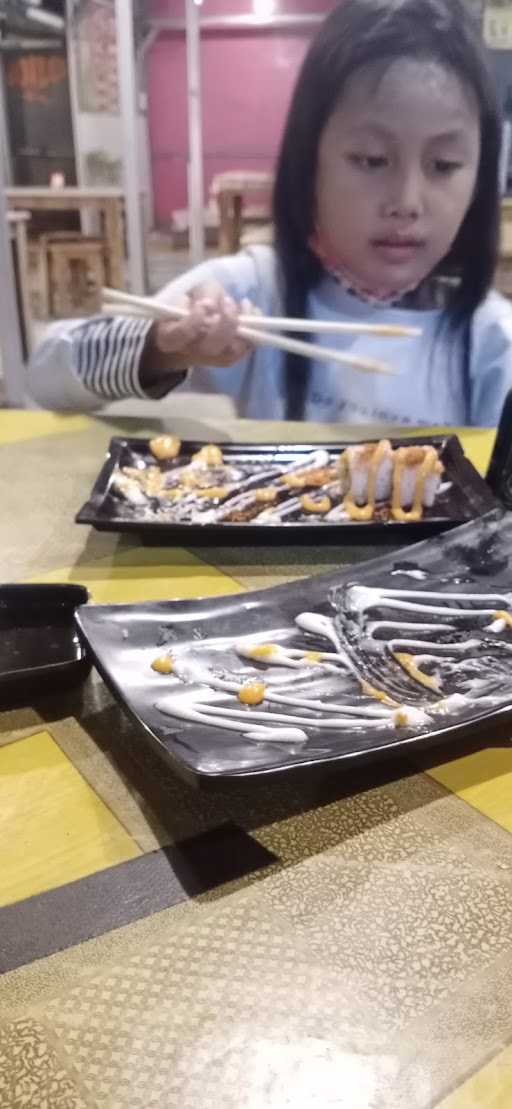 Tanoshi Sushi Mustika Jaya 3