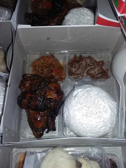 Warung Makan Lek Nur, Nasi Gudeg & Ayam Bakar 1