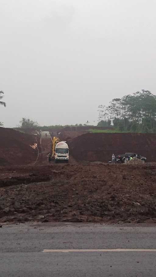 Lesehan Kelapa Muda Bang Jek 3