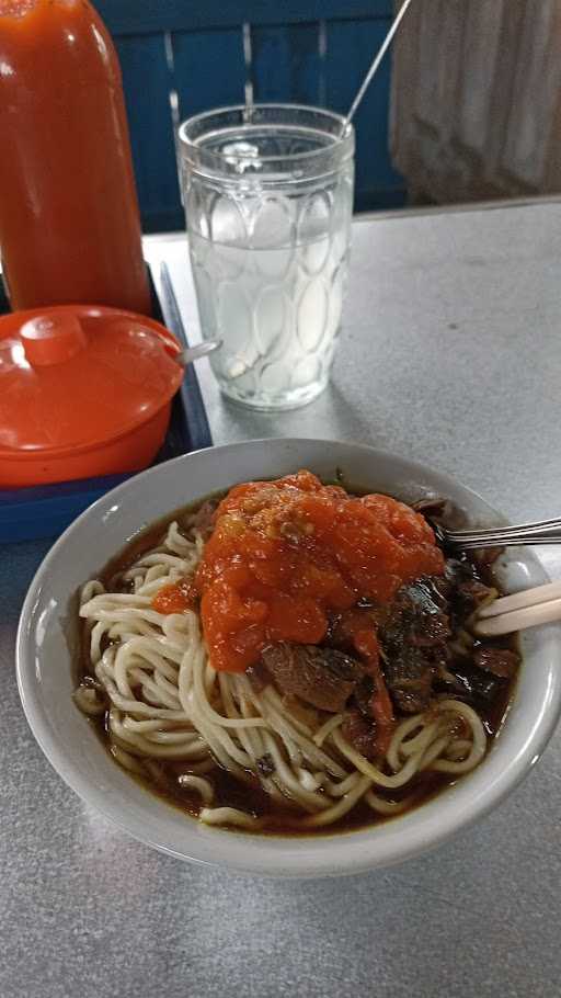 Mie Ayam Dan Bakso Gapura 1