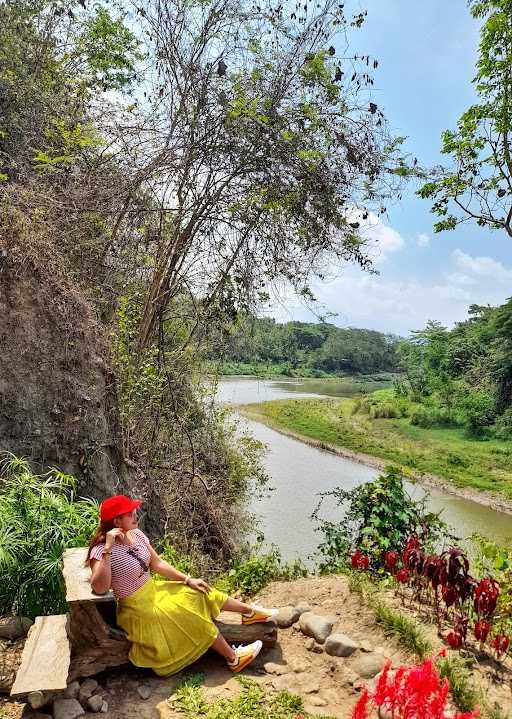 Taman Tresno Jasa Marga 9