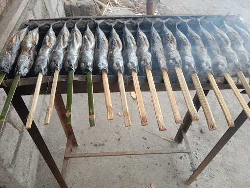 Warung Ikan Bakar Pengkolan 6