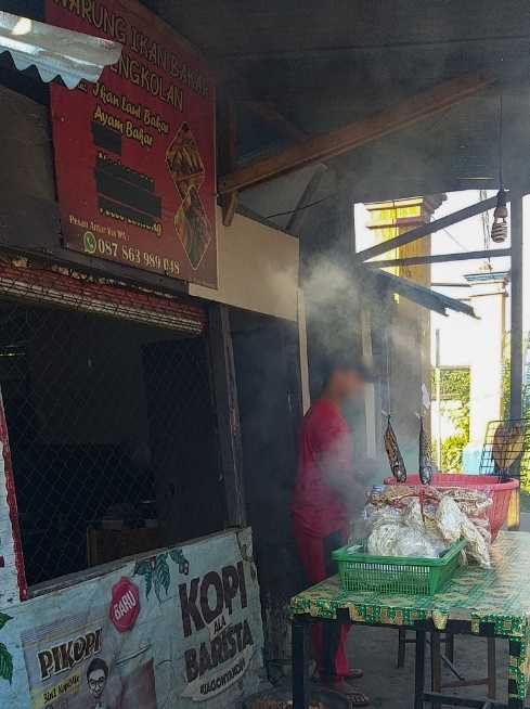 Warung Ikan Bakar Pengkolan 4