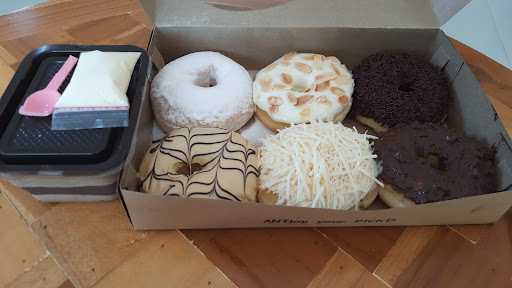 Pick'O Donut By Hay Bakery 3