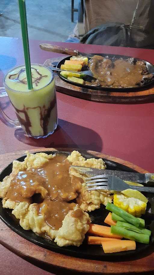 Kampoeng Steak Khadijah 5