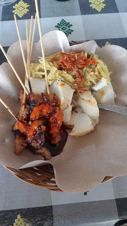 Sate Lapangan Dauhwaru 5