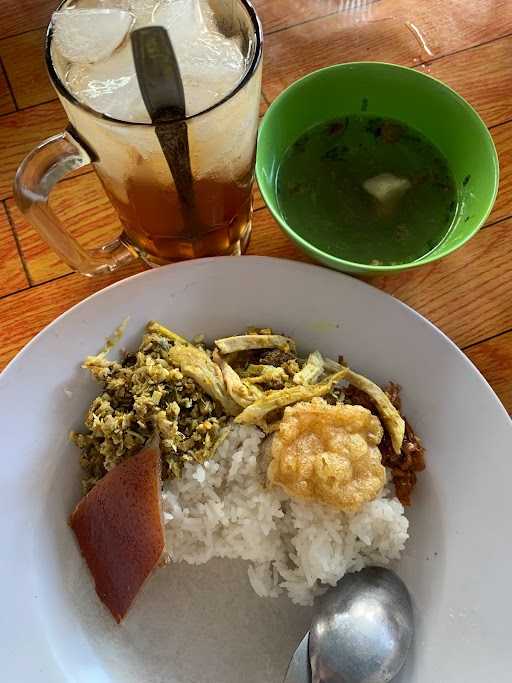 Warung Babi Guling Astri Ebler 10