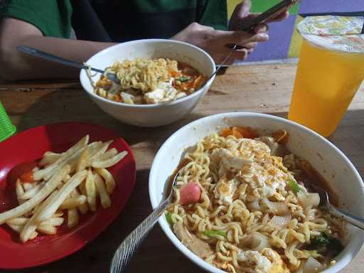 Warung Seblak Naura 3