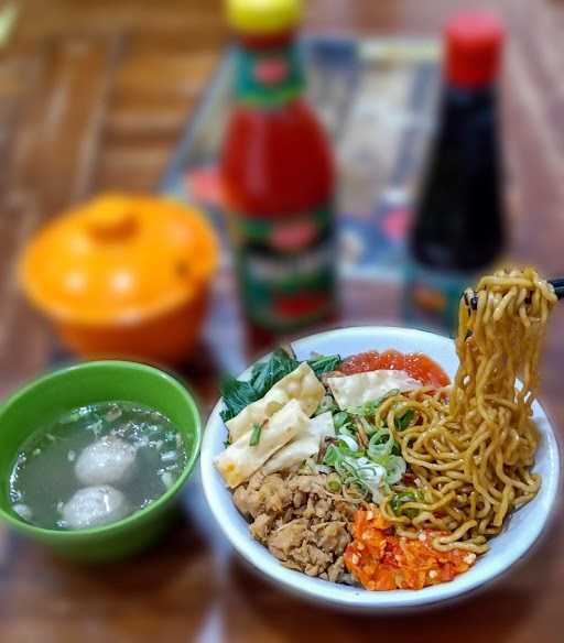 Sabana Fried Chicken - Bakso Benhil-Tahu Jeletot Taisiaeropolis 6