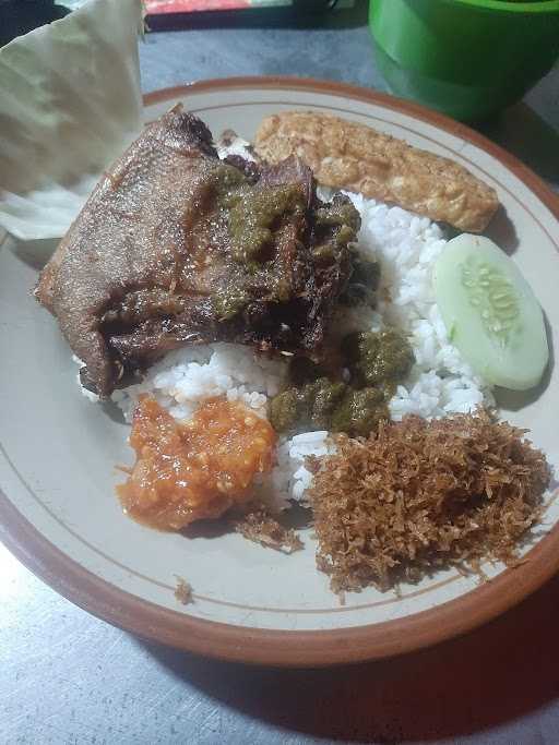 Bebek Dan Ayam Goreng Cabang Purnama 10