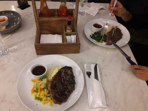 Garasi Steak Yogya 8