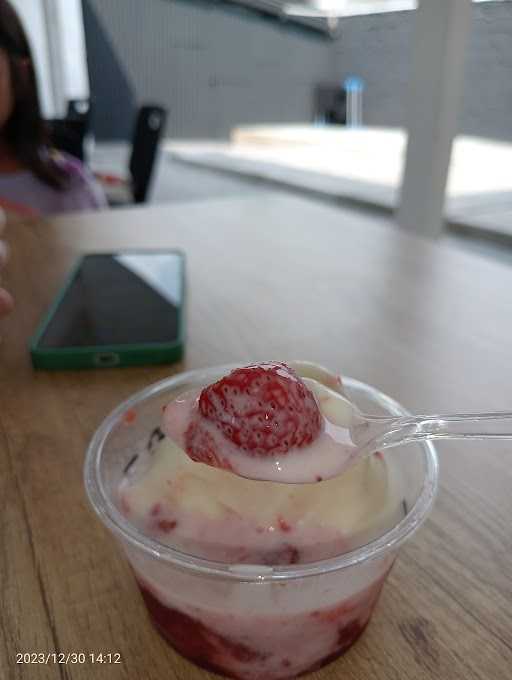 Kon Ice Cream - Jl. Damai 10