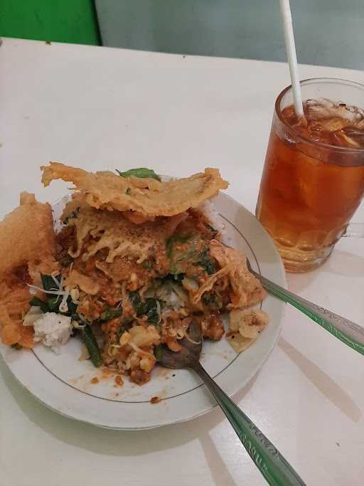 Pecel & Rawon Ibu Naning Madiun 10