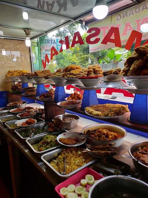 Rumah Makan Padang Fajar Menanti 6