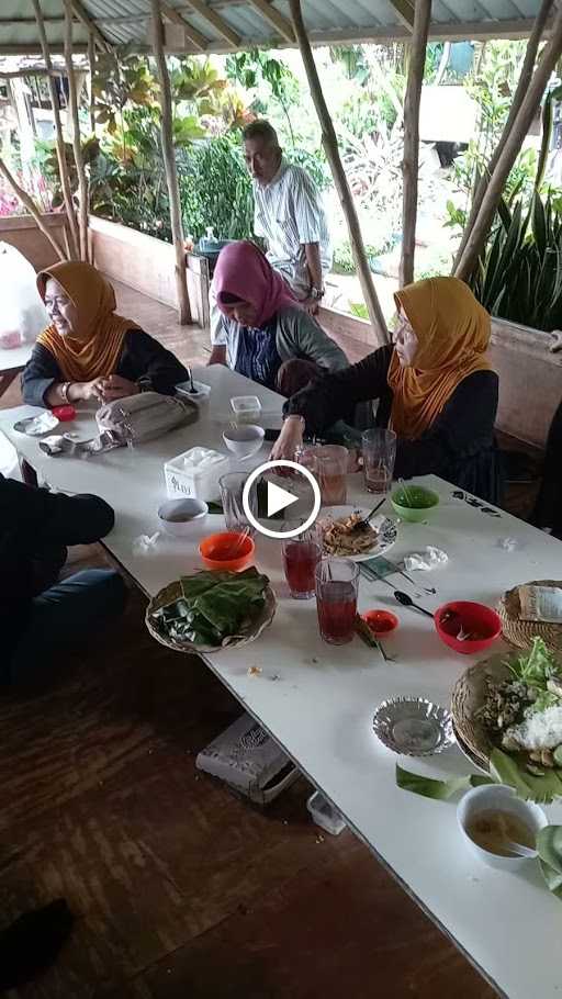 Tnt Saung Makan 8