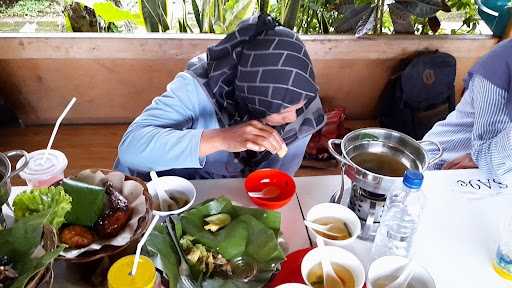 Tnt Saung Makan 10