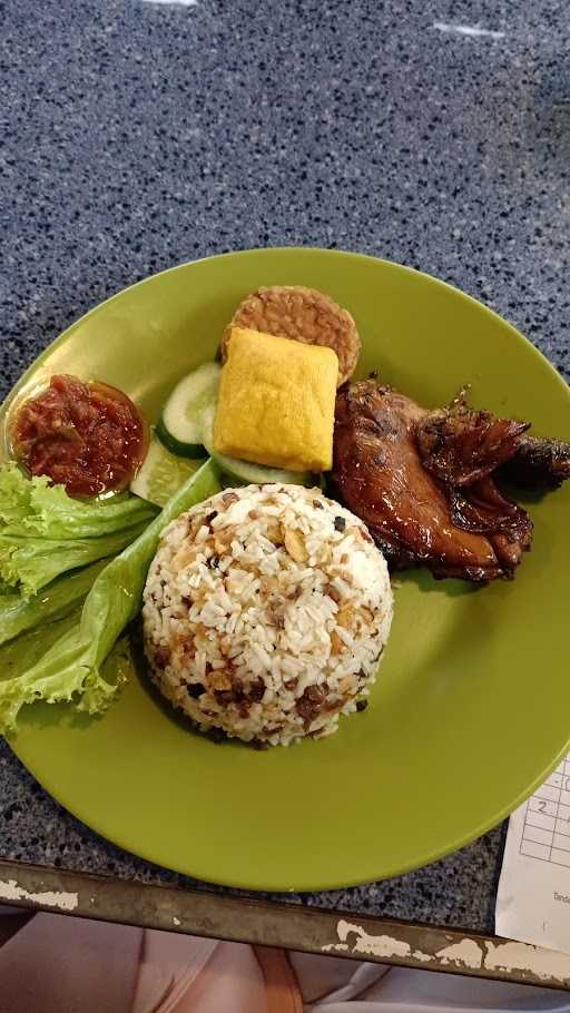 Warung Nasi Liwet Saung Babakan Cinta 10