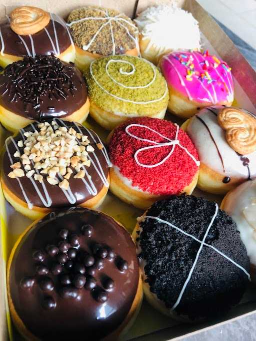 Fa Donuts Kediri 8