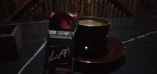 Den Bagus Cafe 1