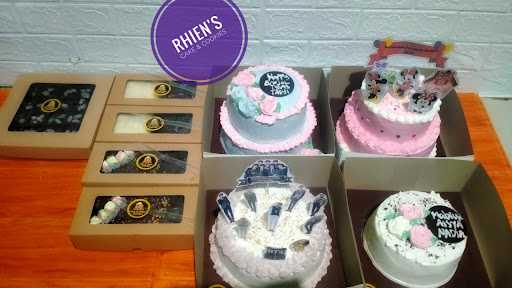 Rhiens Cake & Cookies 8