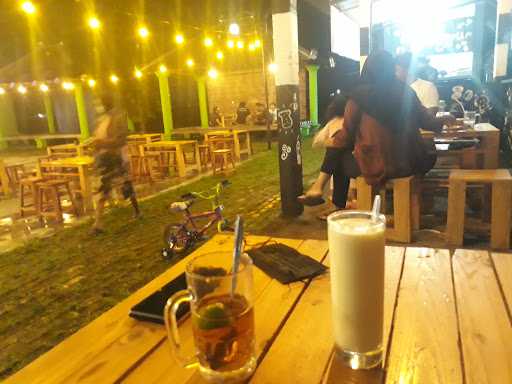 Nggir Sawah Cafe 4