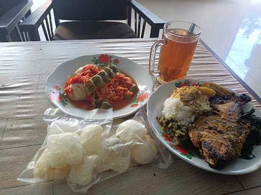 Minang Rasa Masakan Padang Ngupit 5