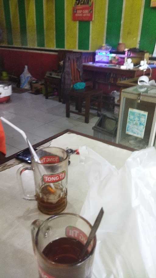 Rumah Makan Kawan Lamo Ngupit 1