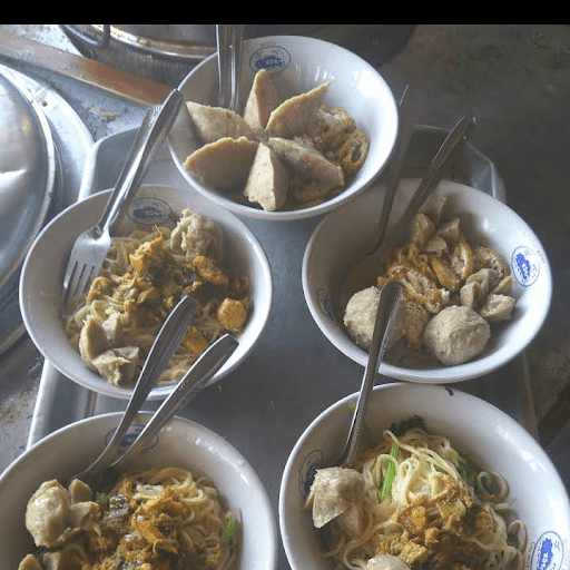 Meatballs And Chicken Noodle Bang Kumis* 6